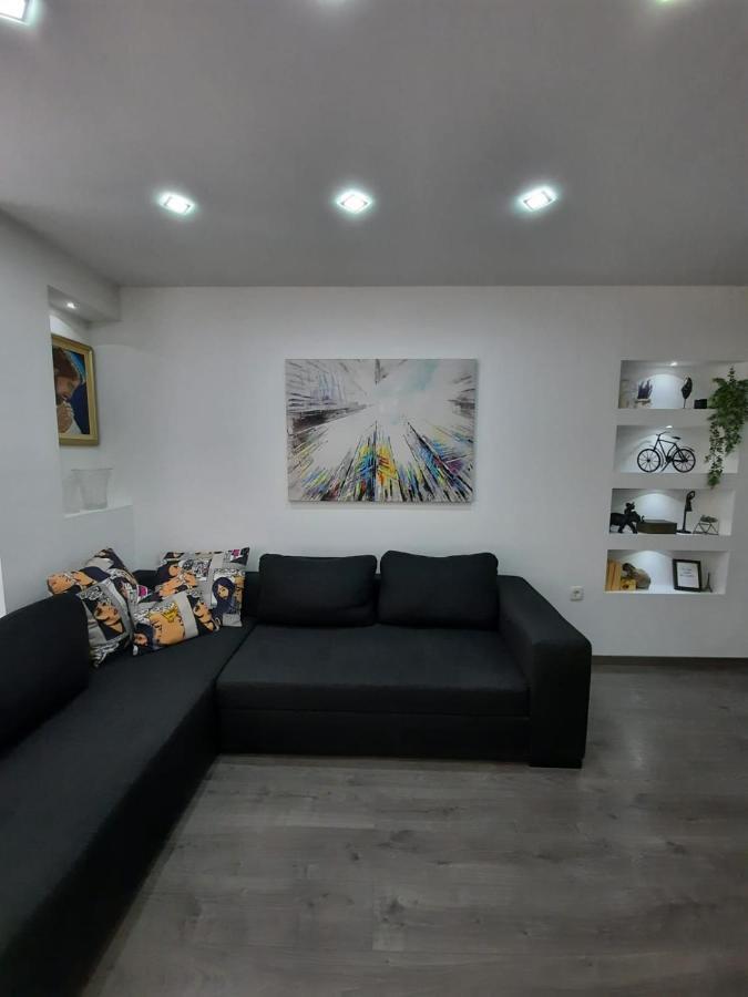 Apartment Vice *